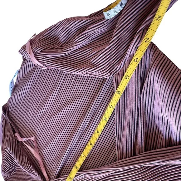 Saints + Secrets Twist Front Pleated Long Sleeve Cropped Top SZ M Pink Blush - Picture 8 of 11